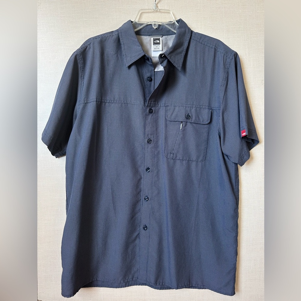 The North Face Mens Short Sleeve Button Up Shirt Size Large. Blue